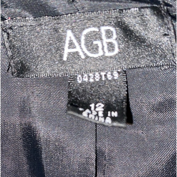 AGB black and white checked spring coat. Bell sleeves. Wool 16.5x33 inches. - Picture 4 of 7